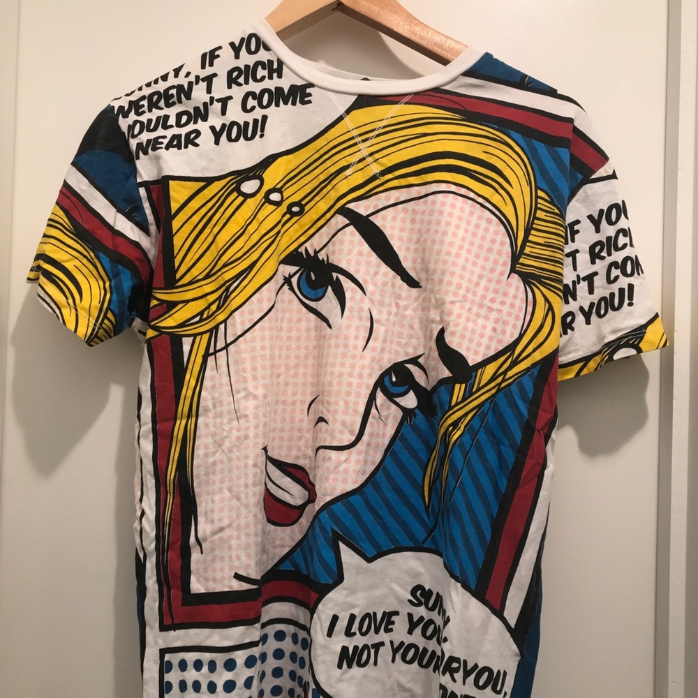 Comic style t-shirt.